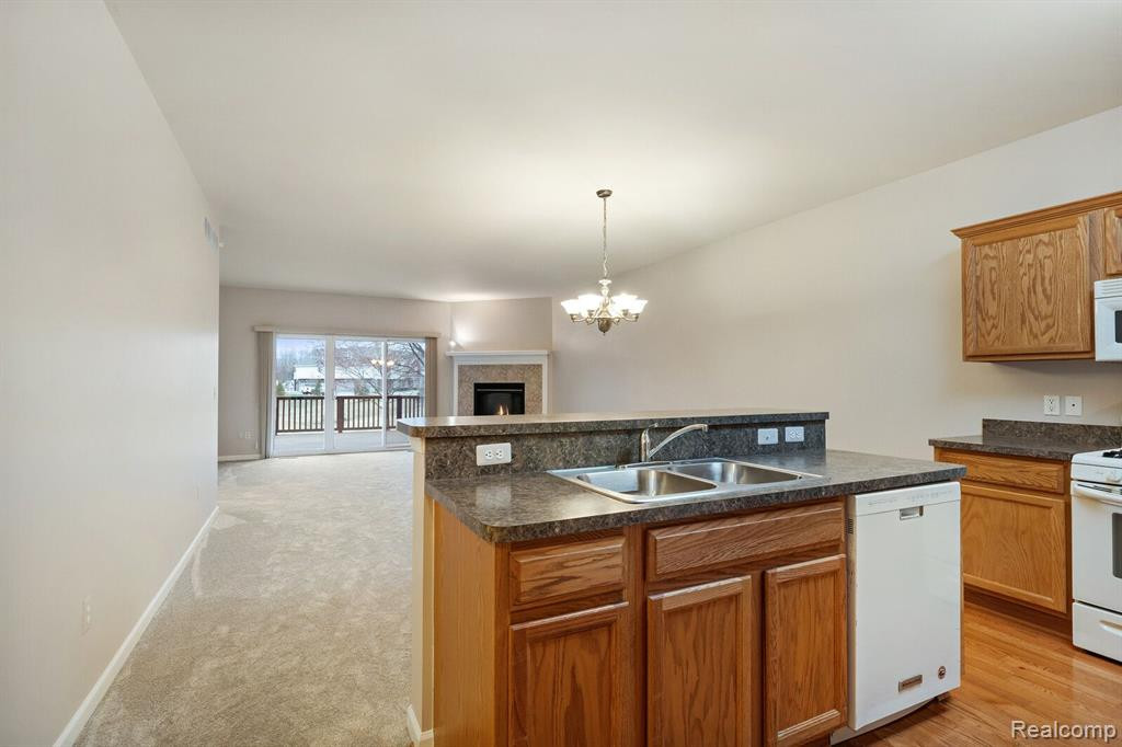 5128 MESA Drive, 94, Shelby Twp, MI 48316 — Photo 9