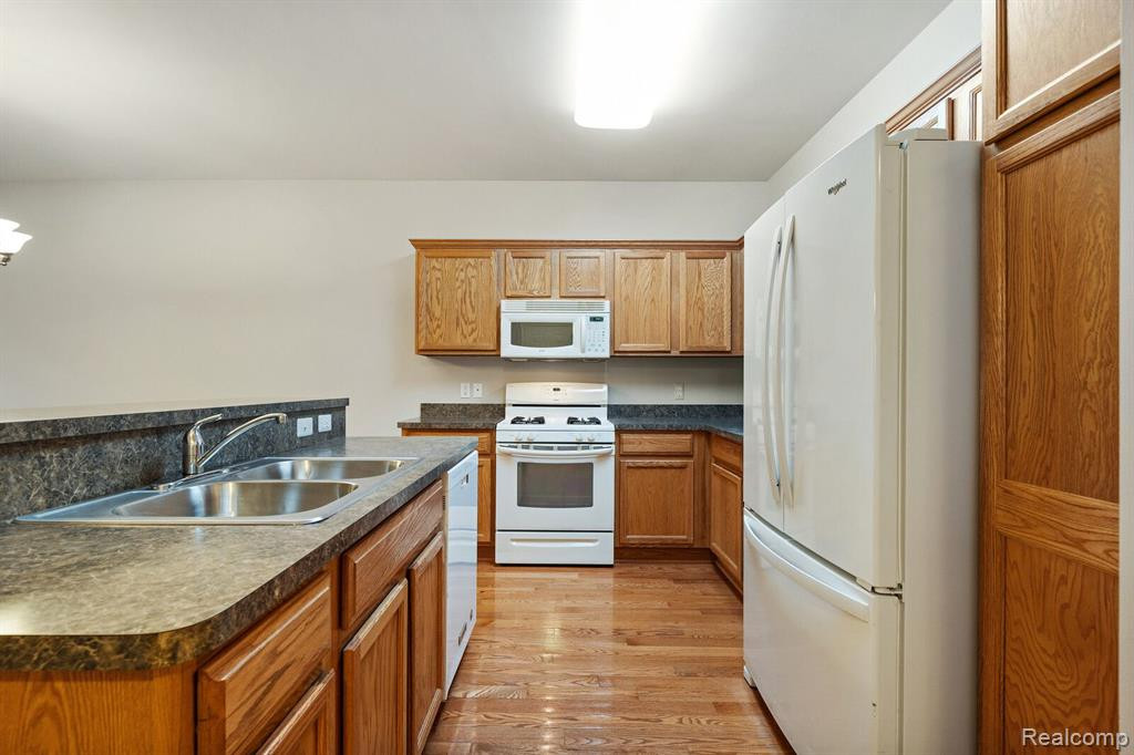 5128 MESA Drive, 94, Shelby Twp, MI 48316 — Photo 10