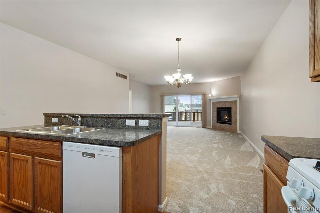 5128 MESA Drive, 94, Shelby Twp, MI 48316 — Photo 11