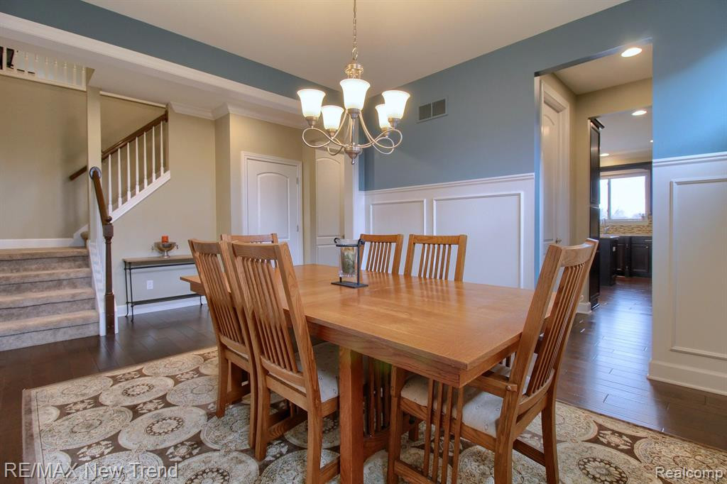 823 LAKE WOODS Drive, Canton, MI 48188 — Photo 7