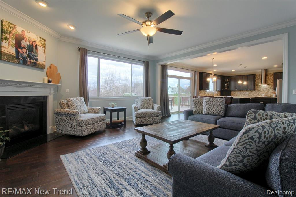 823 LAKE WOODS Drive, Canton, MI 48188 — Photo 16