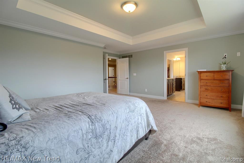 823 LAKE WOODS Drive, Canton, MI 48188 — Photo 21