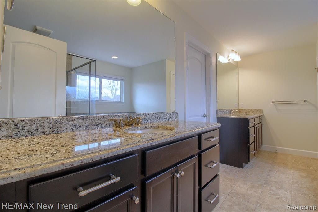 823 LAKE WOODS Drive, Canton, MI 48188 — Photo 22