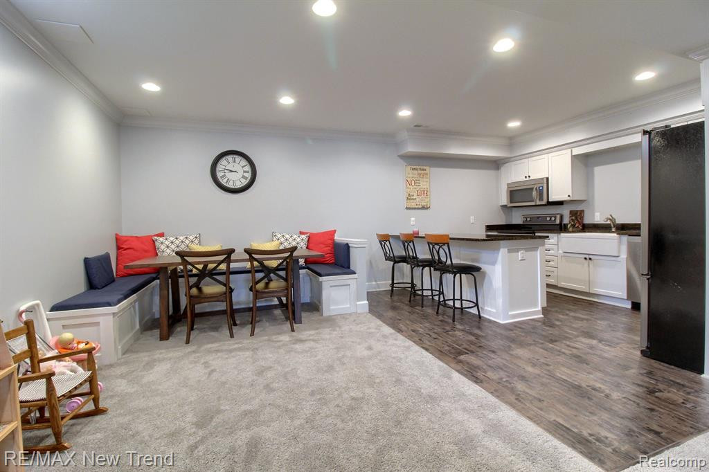 823 LAKE WOODS Drive, Canton, MI 48188 — Photo 30