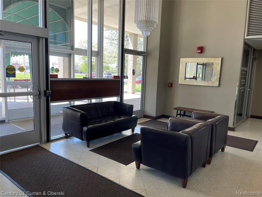 22700 GARRISON ST APT 807, 807, Dearborn, MI 48124 — Photo 4