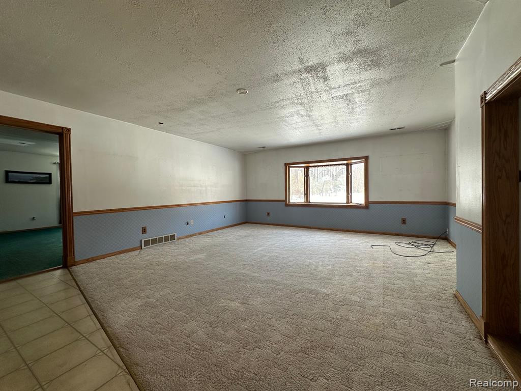 6430 WHITEFORD Road, Ottawa Lake, MI 49267 — Photo 4