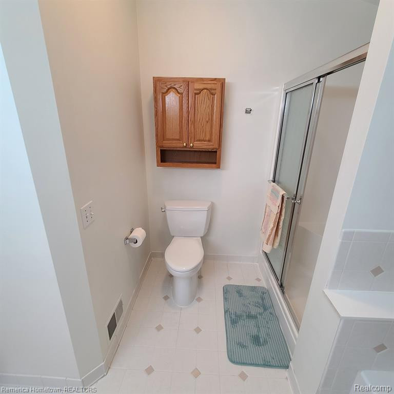 700 HEATHERIDGE Court, Brighton, MI 48116 — Photo 18