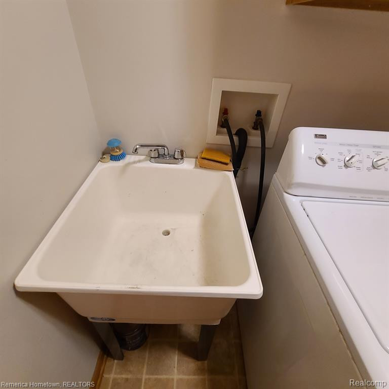 700 HEATHERIDGE Court, Brighton, MI 48116 — Photo 25