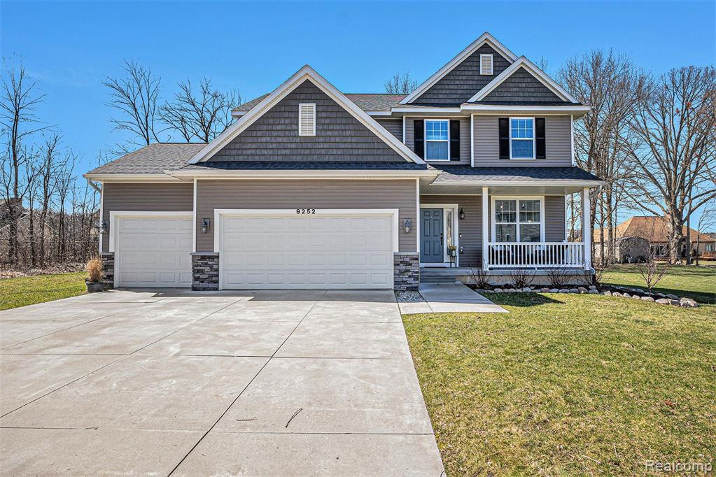 9252 HIDDEN OAKS Drive, Grand Blanc, MI 48439 — front exterior