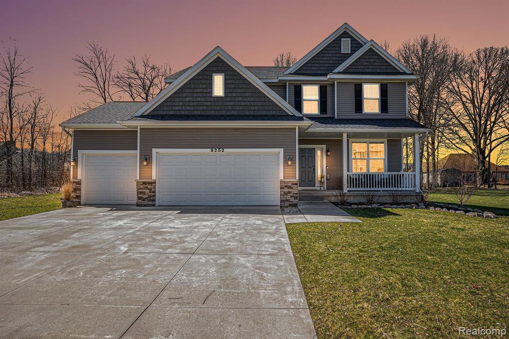 9252 HIDDEN OAKS Drive, Grand Blanc, MI 48439 — Photo 2