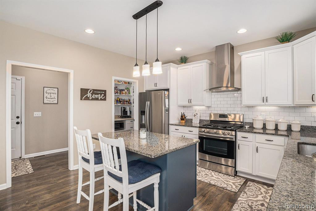 9252 HIDDEN OAKS Drive, Grand Blanc, MI 48439 — Photo 9