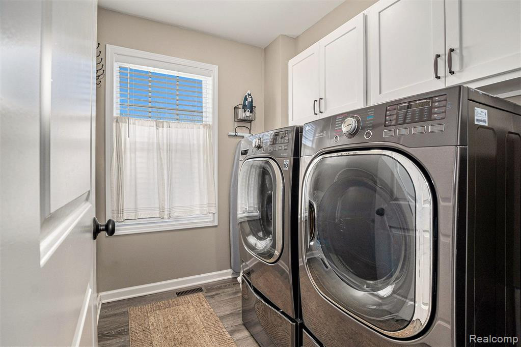 9252 HIDDEN OAKS Drive, Grand Blanc, MI 48439 — Photo 22