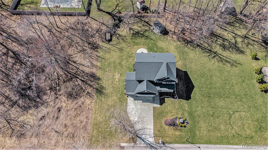 9252 HIDDEN OAKS Drive, Grand Blanc, MI 48439 — Photo 29