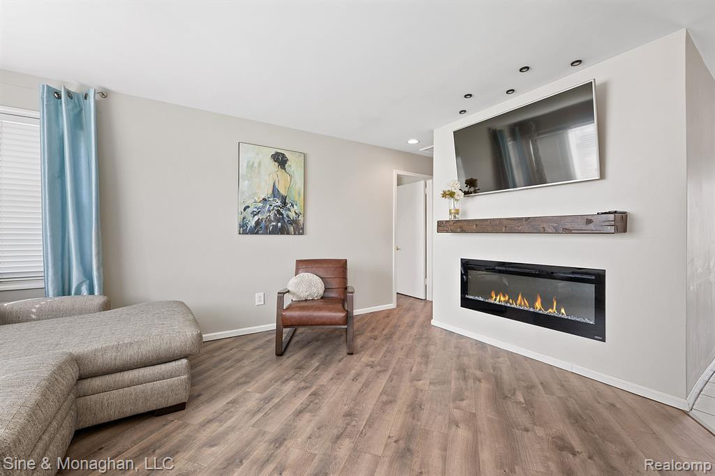 4244 OLIVIA Avenue, Royal Oak, MI 48073 — Photo 2
