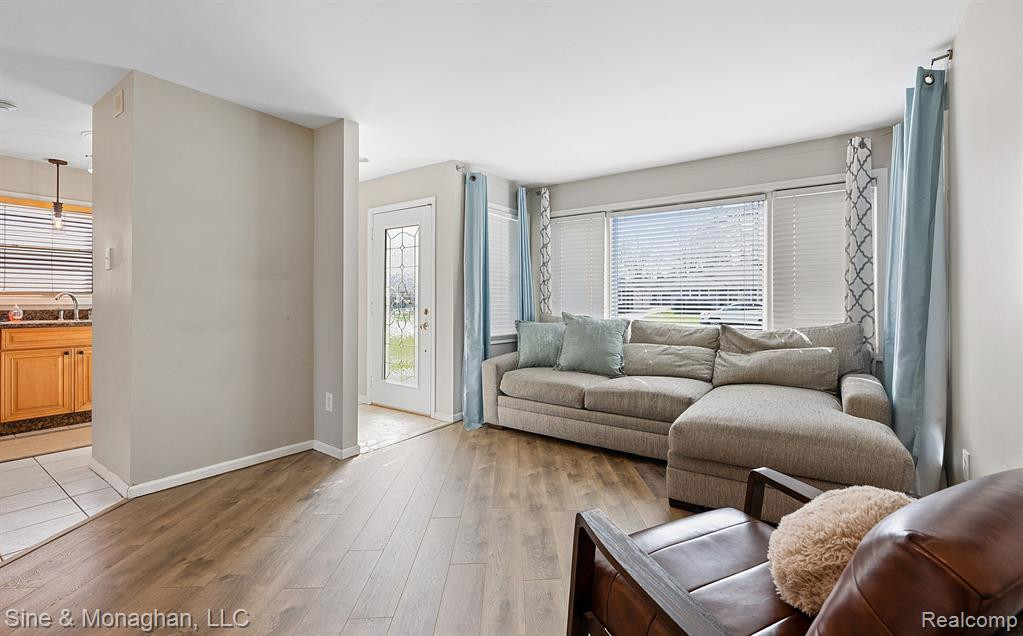 4244 OLIVIA Avenue, Royal Oak, MI 48073 — Photo 3