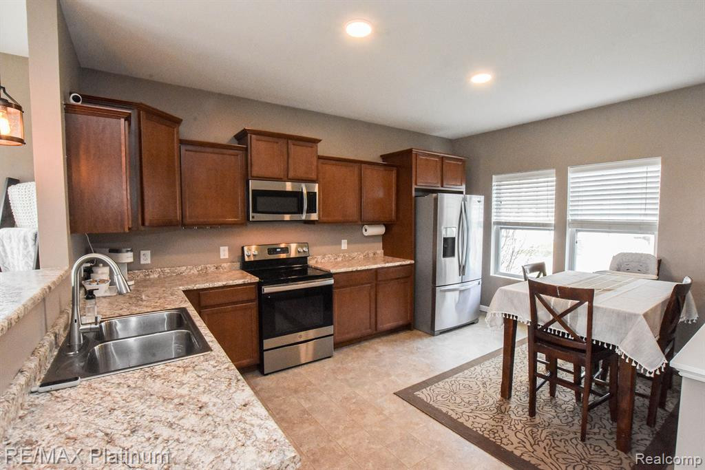 3715 AMBER OAKS Drive, Howell, MI 48855 — Photo 16