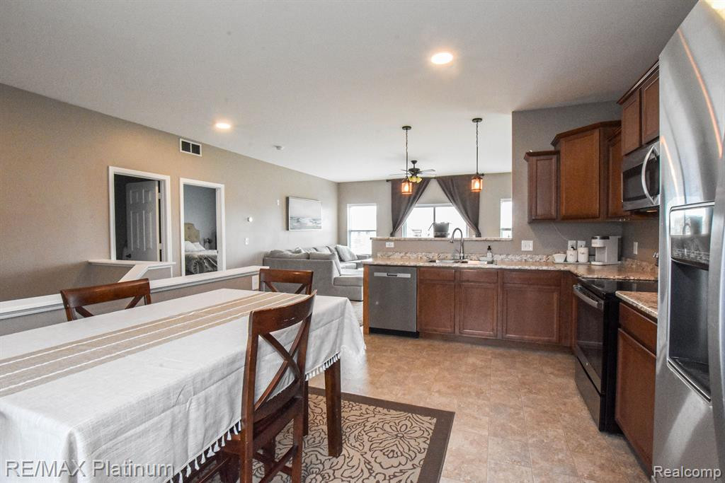 3715 AMBER OAKS Drive, Howell, MI 48855 — Photo 18