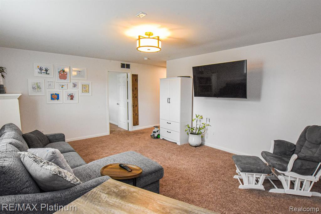 3715 AMBER OAKS Drive, Howell, MI 48855 — Photo 27