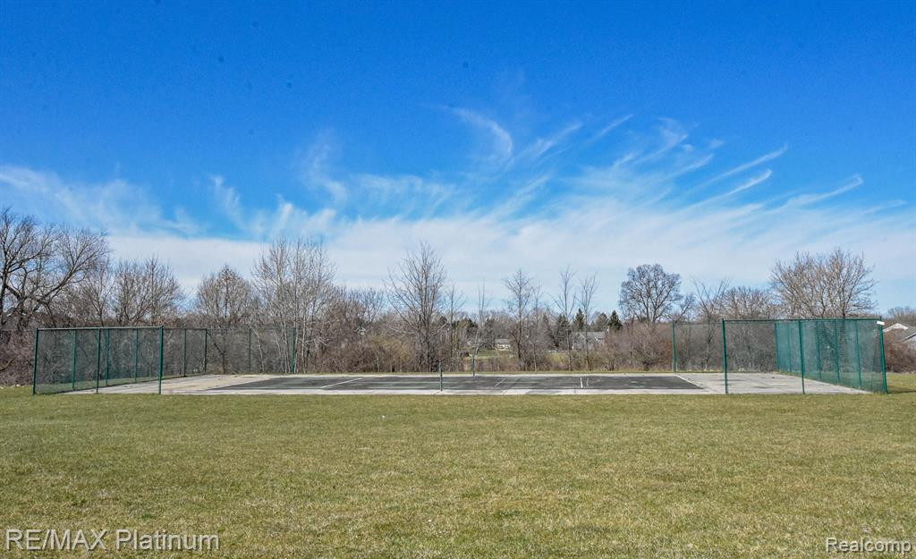 3715 AMBER OAKS Drive, Howell, MI 48855 — Photo 38