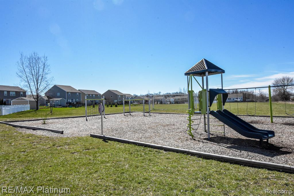 3715 AMBER OAKS Drive, Howell, MI 48855 — Photo 40