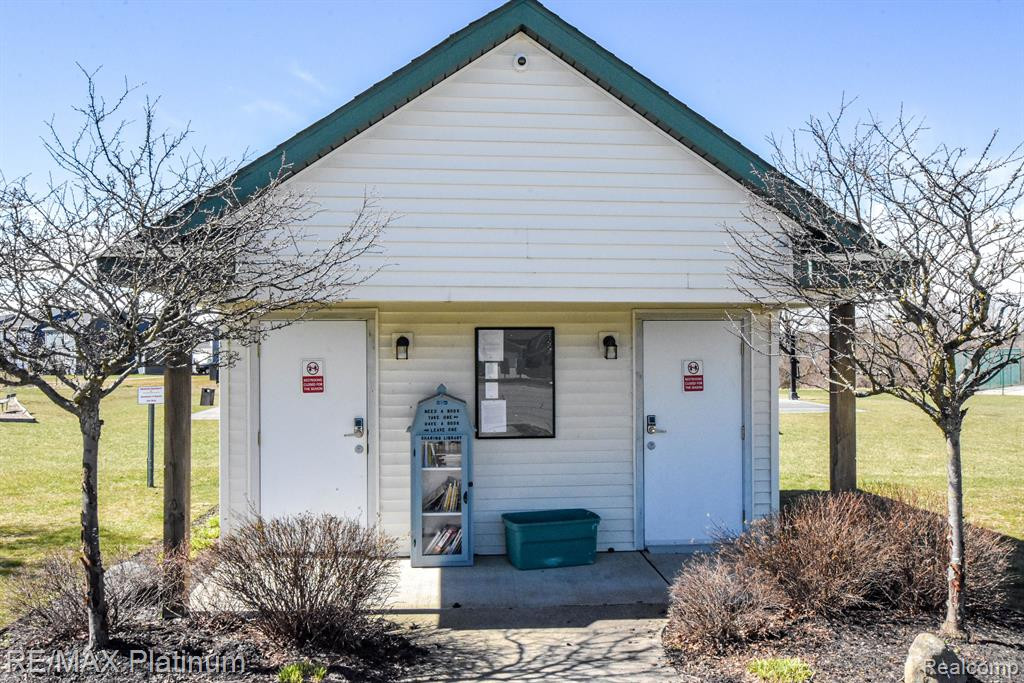 3715 AMBER OAKS Drive, Howell, MI 48855 — Photo 41