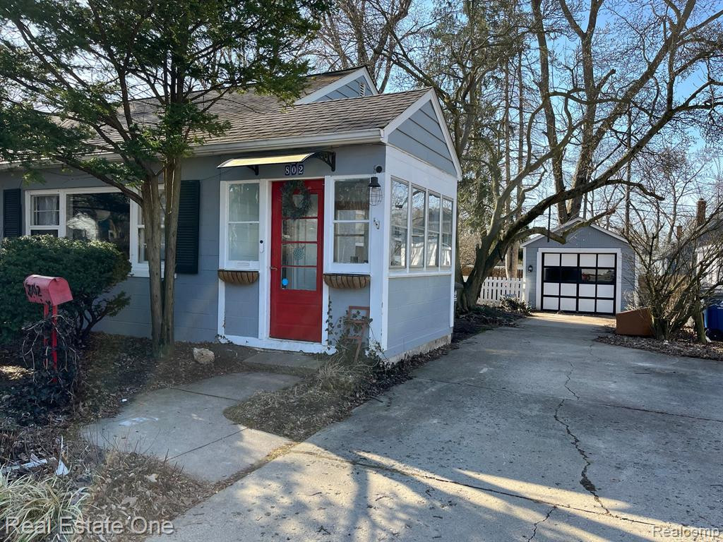 802 BARTON Drive, Ann Arbor, MI 48105 — Photo 3