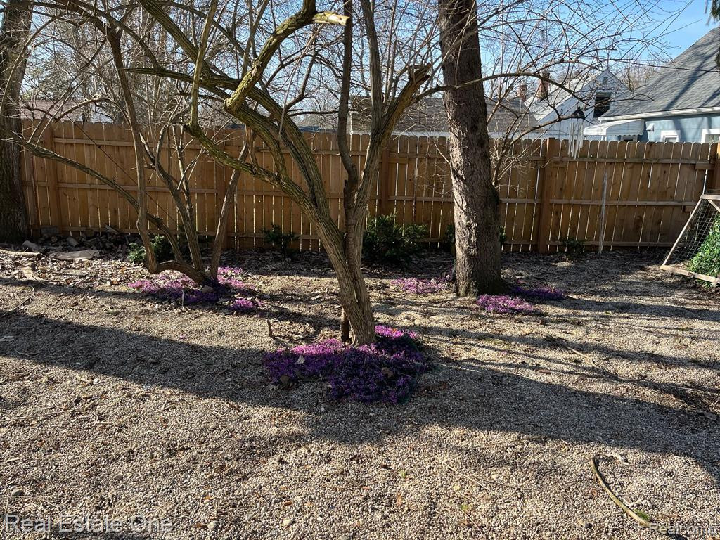 802 BARTON Drive, Ann Arbor, MI 48105 — Photo 12