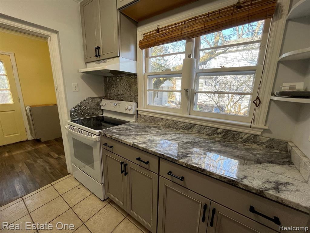 802 BARTON Drive, Ann Arbor, MI 48105 — Photo 19