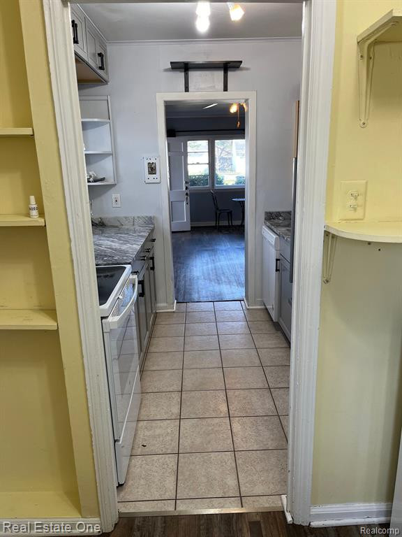 802 BARTON Drive, Ann Arbor, MI 48105 — Photo 23
