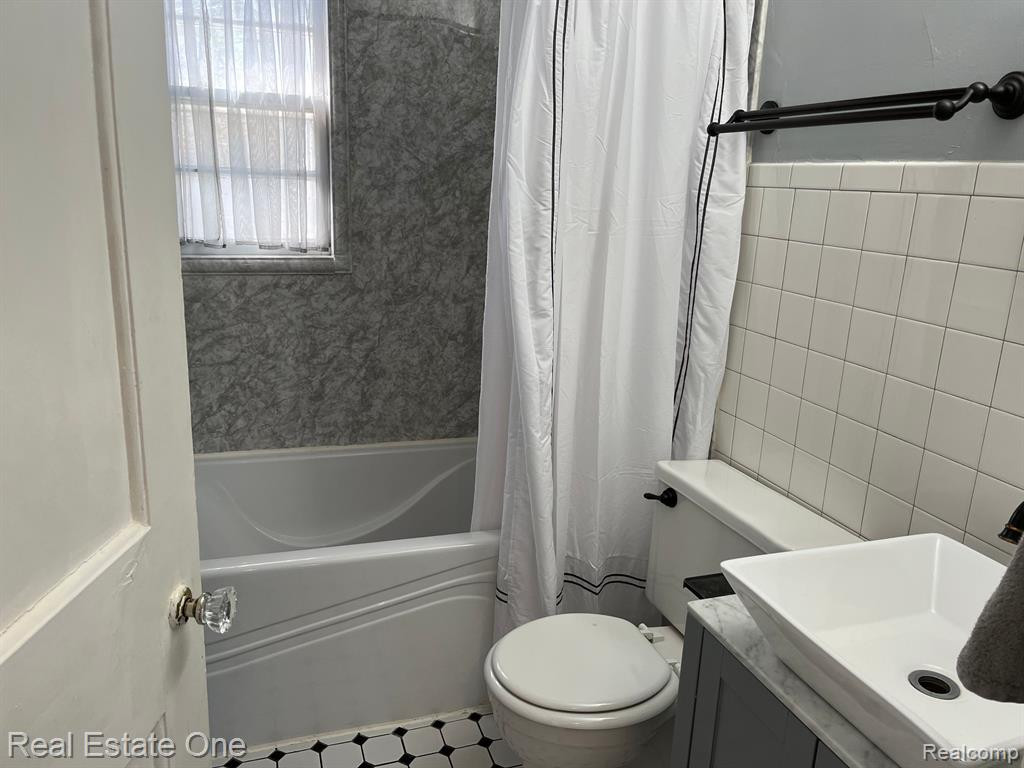 802 BARTON Drive, Ann Arbor, MI 48105 — Photo 31