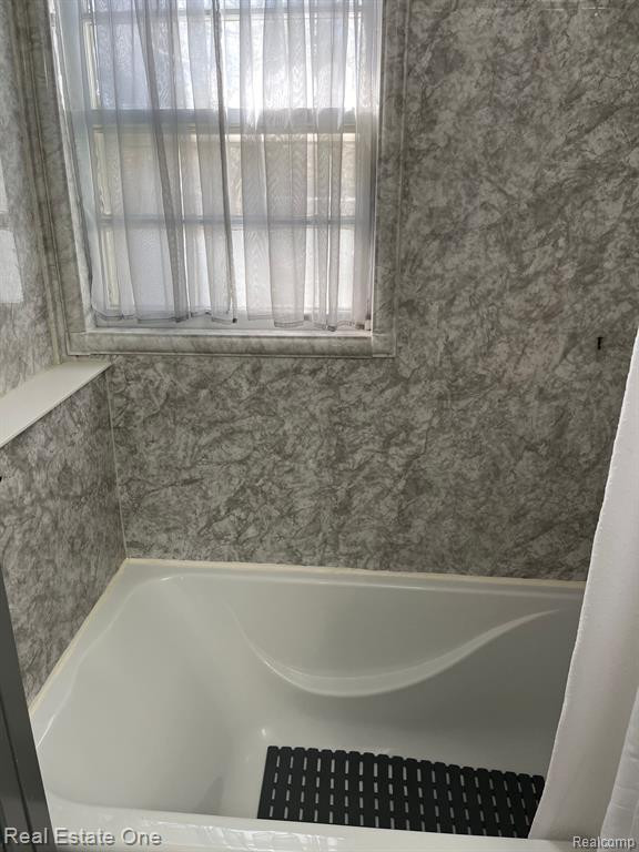 802 BARTON Drive, Ann Arbor, MI 48105 — Photo 33