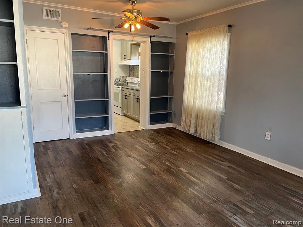 802 BARTON Drive, Ann Arbor, MI 48105 — Photo 35