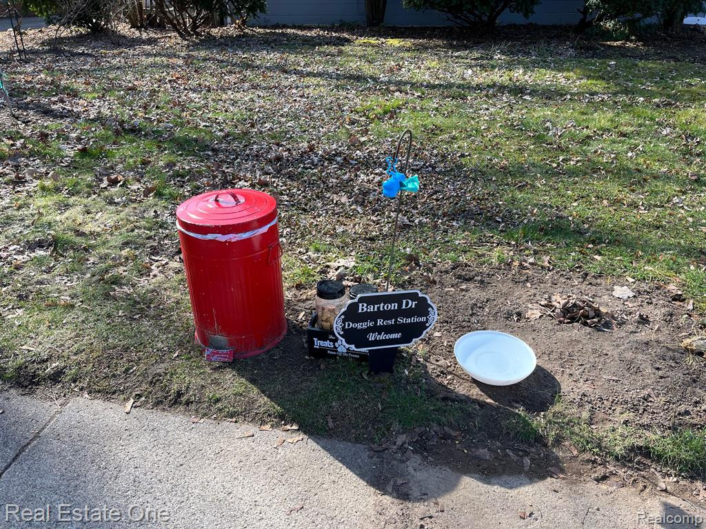 802 BARTON Drive, Ann Arbor, MI 48105 — Photo 37