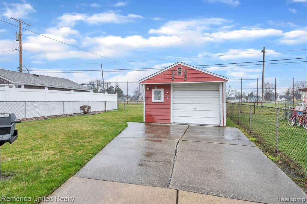 623 MORAN Avenue, Lincoln Park, MI 48146 — Photo 9