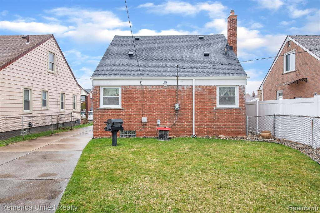 623 MORAN Avenue, Lincoln Park, MI 48146 — Photo 13