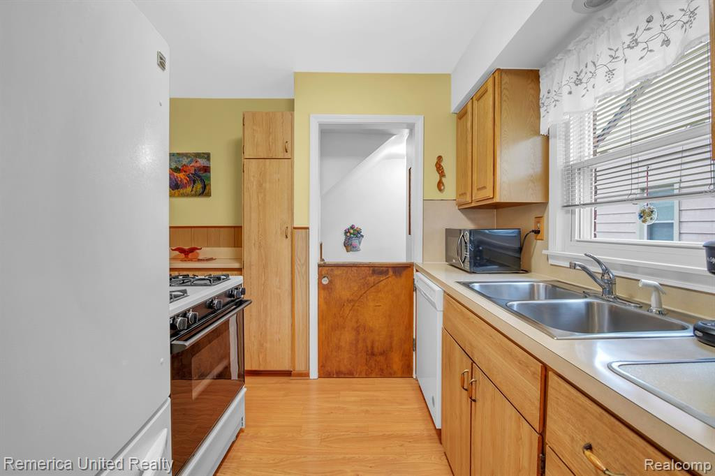 623 MORAN Avenue, Lincoln Park, MI 48146 — Photo 29