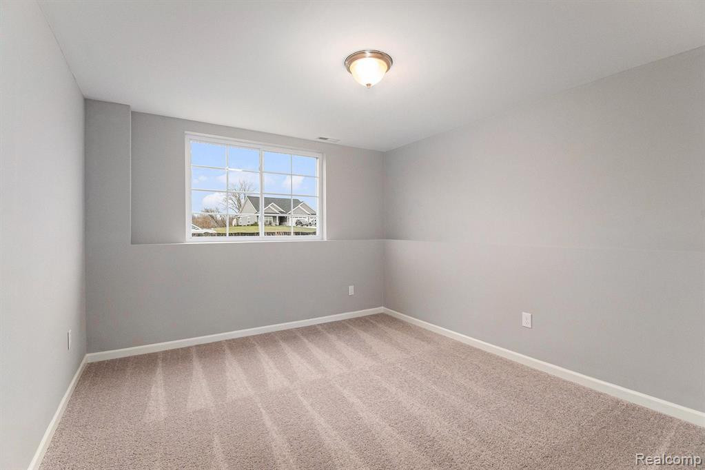 5070 Lindemere Drive, Fowlerville, MI 48836 — Photo 14