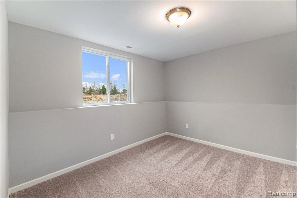5070 Lindemere Drive, Fowlerville, MI 48836 — Photo 18