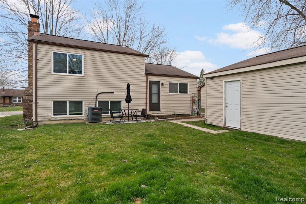 5679 PRINCETON Place, Ypsilanti, MI 48197 — Photo 24