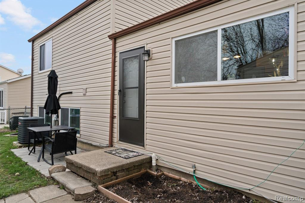 5679 PRINCETON Place, Ypsilanti, MI 48197 — Photo 28