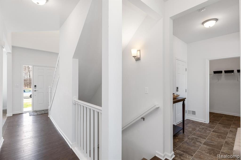 327 HONEY TREE Way, Ann Arbor, MI 48103 — Photo 9