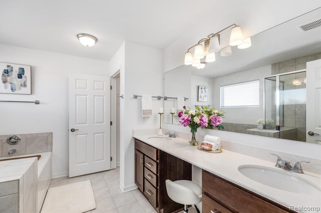 327 HONEY TREE Way, Ann Arbor, MI 48103 — Photo 27