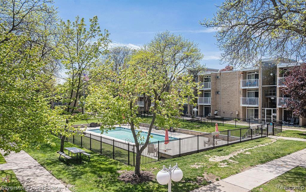 4921 CROOKS Road, M1, Royal Oak, MI 48073 — Photo 19