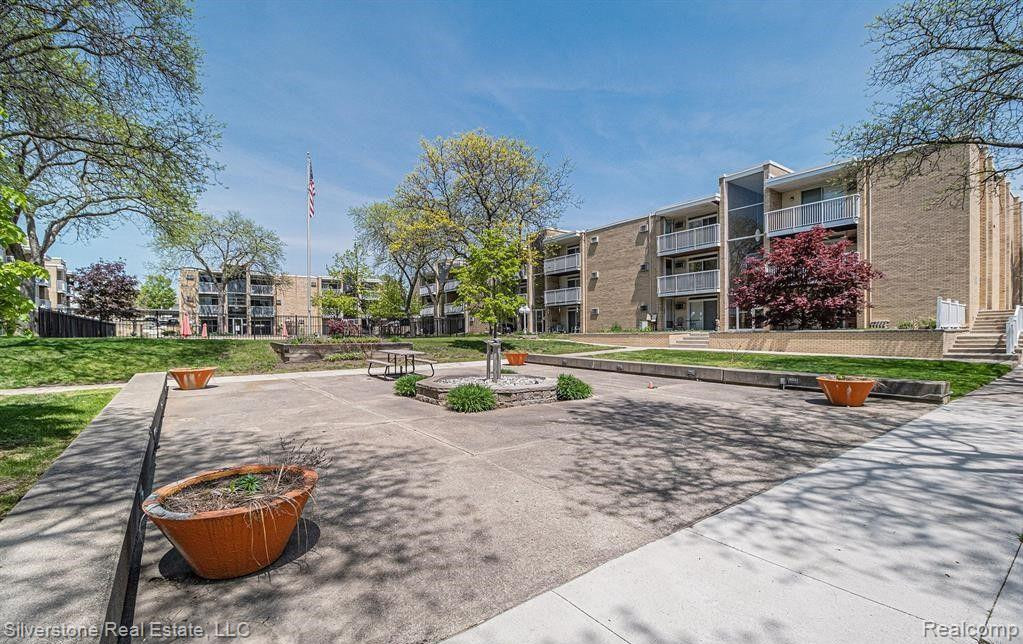 4921 CROOKS Road, M1, Royal Oak, MI 48073 — Photo 20