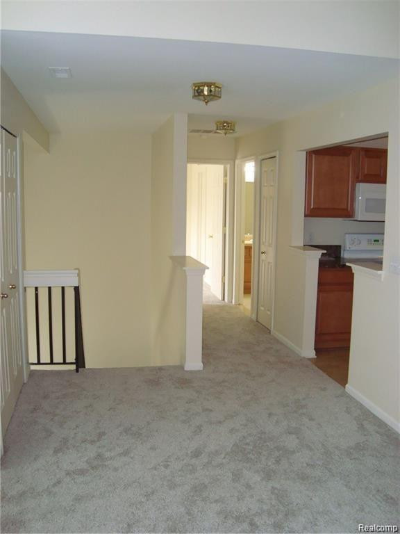 16706 DOVER Drive, 71, Northville, MI 48168 — Photo 2