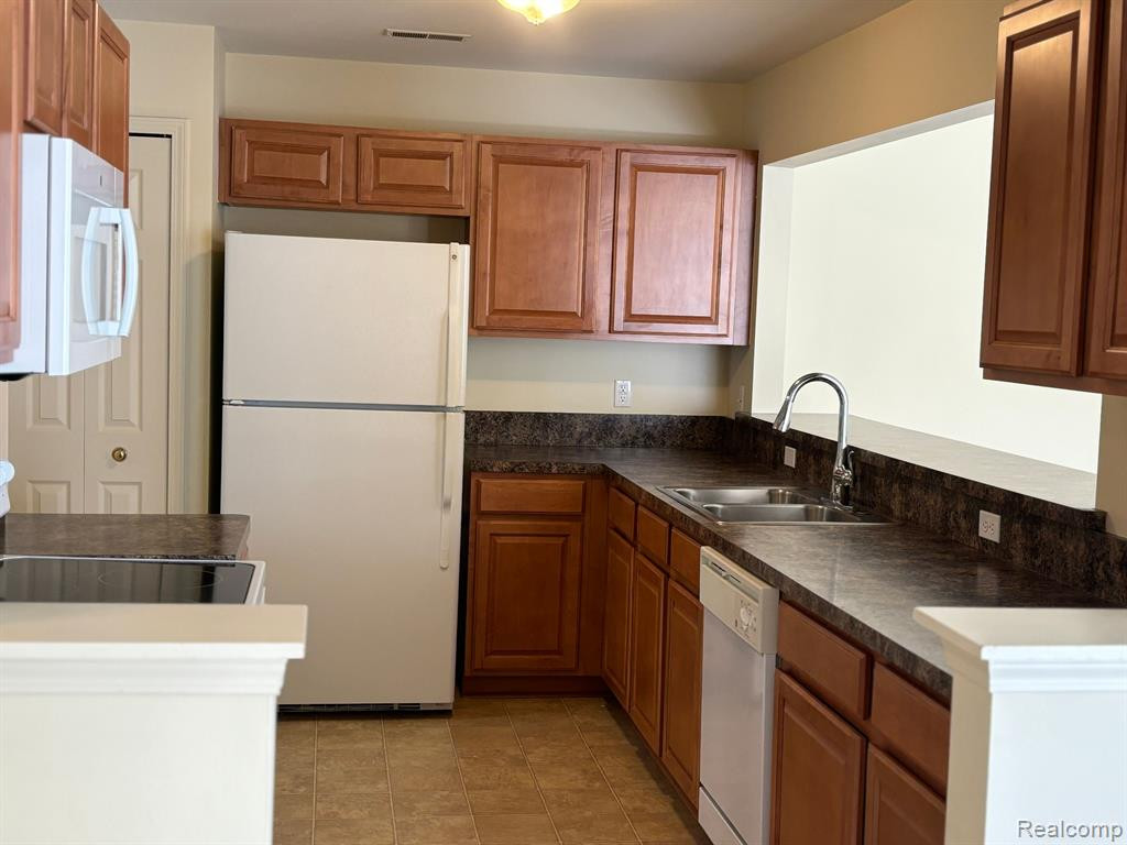 16706 DOVER Drive, 71, Northville, MI 48168 — Photo 6