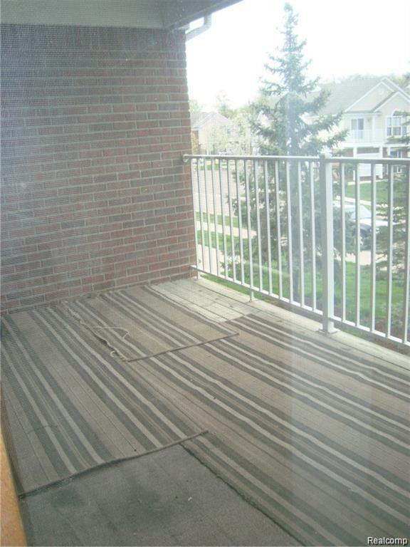 16706 DOVER Drive, 71, Northville, MI 48168 — Photo 14