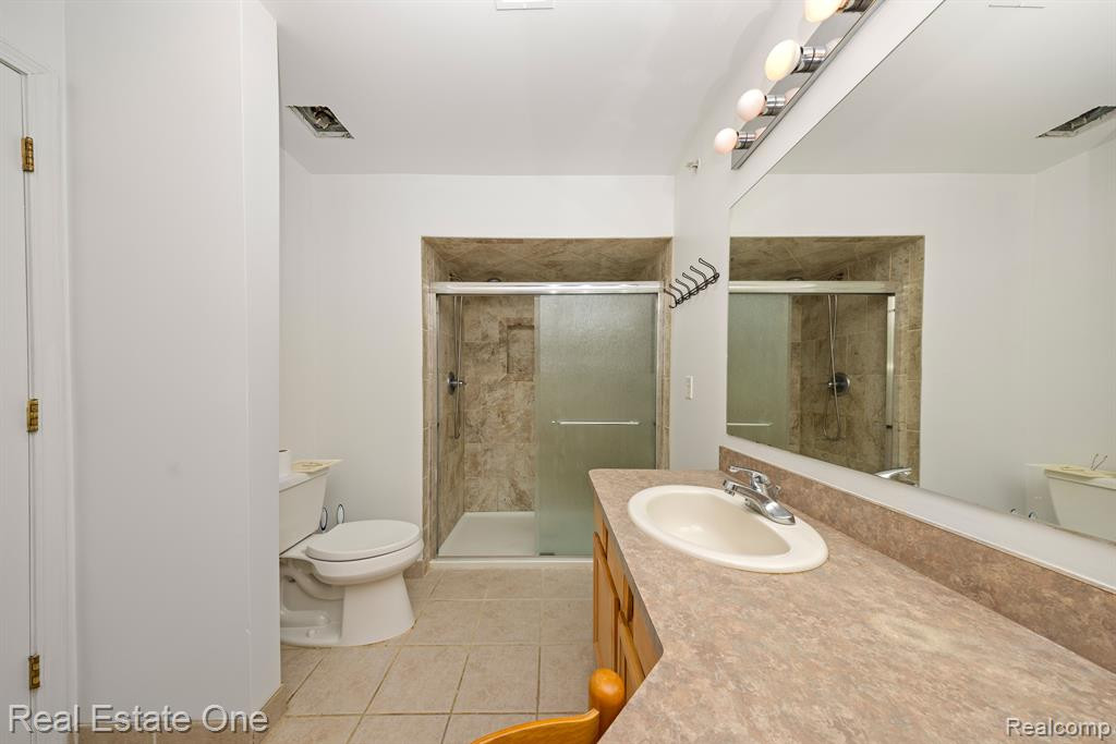 10202 JASMINE Drive, 52, Walled Lake, MI 48390 — Photo 14