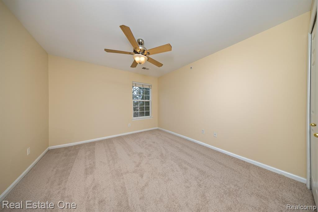 10202 JASMINE Drive, 52, Walled Lake, MI 48390 — Photo 17