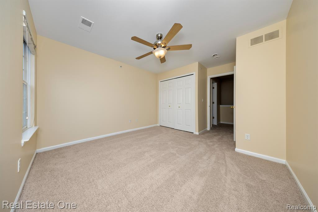 10202 JASMINE Drive, 52, Walled Lake, MI 48390 — Photo 18
